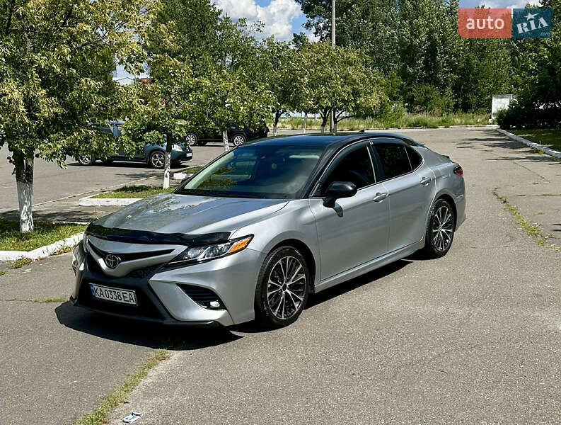 Toyota Camry 2019
