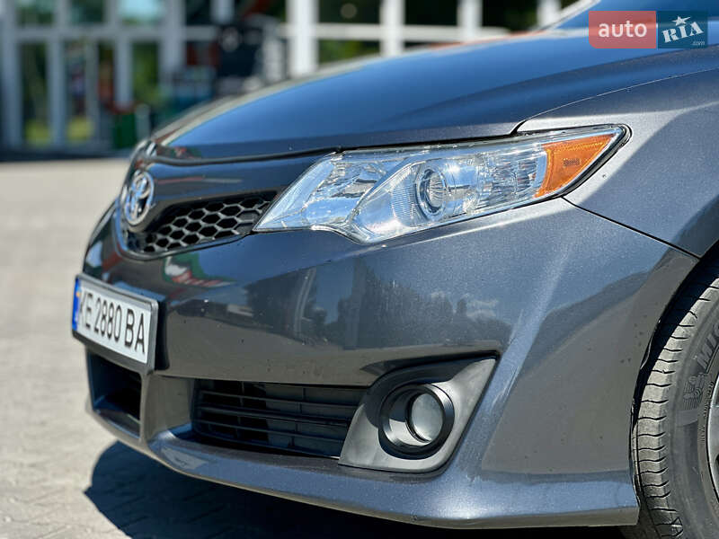 Седан Toyota Camry 2012 в Кам'янському