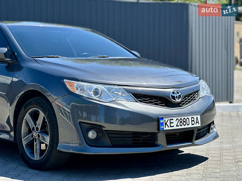 Седан Toyota Camry 2012 в Кам'янському