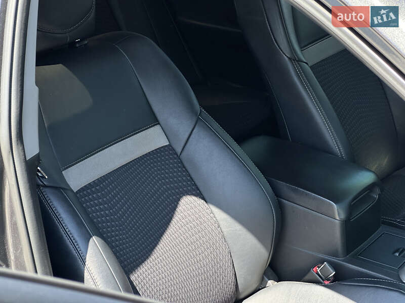 Седан Toyota Camry 2012 в Кам'янському