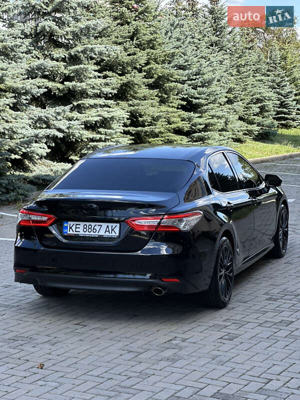 Седан Toyota Camry 2017 в Харькове