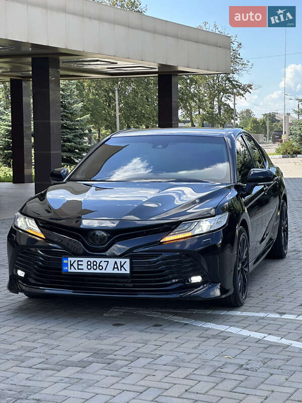 Седан Toyota Camry 2017 в Харькове