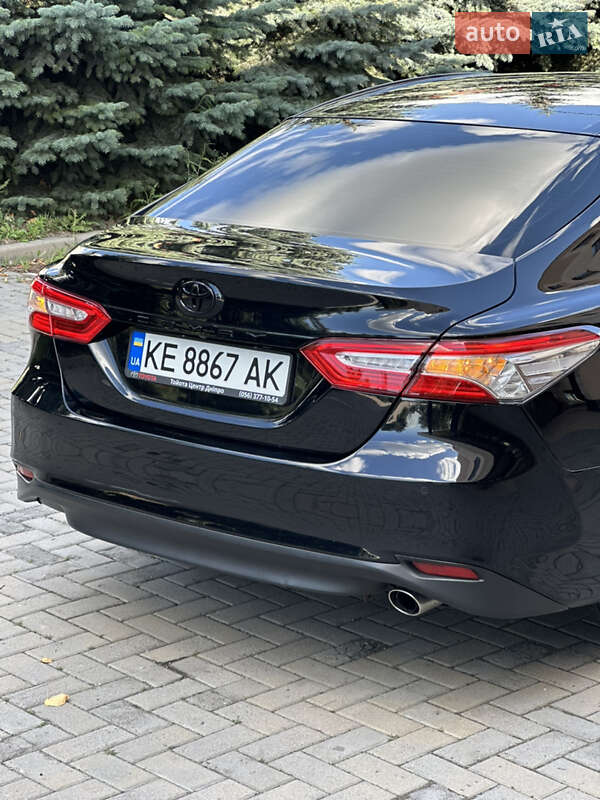 Седан Toyota Camry 2017 в Харькове