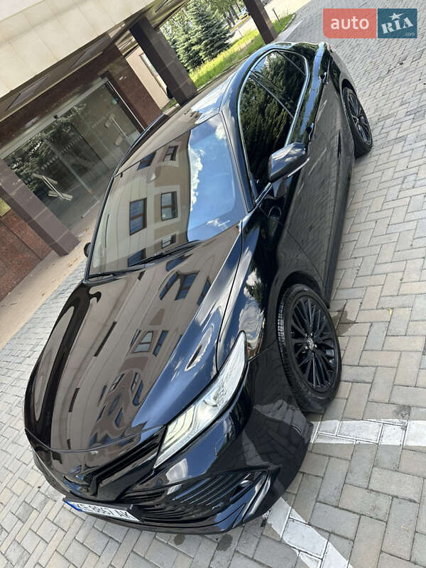 Седан Toyota Camry 2017 в Харькове