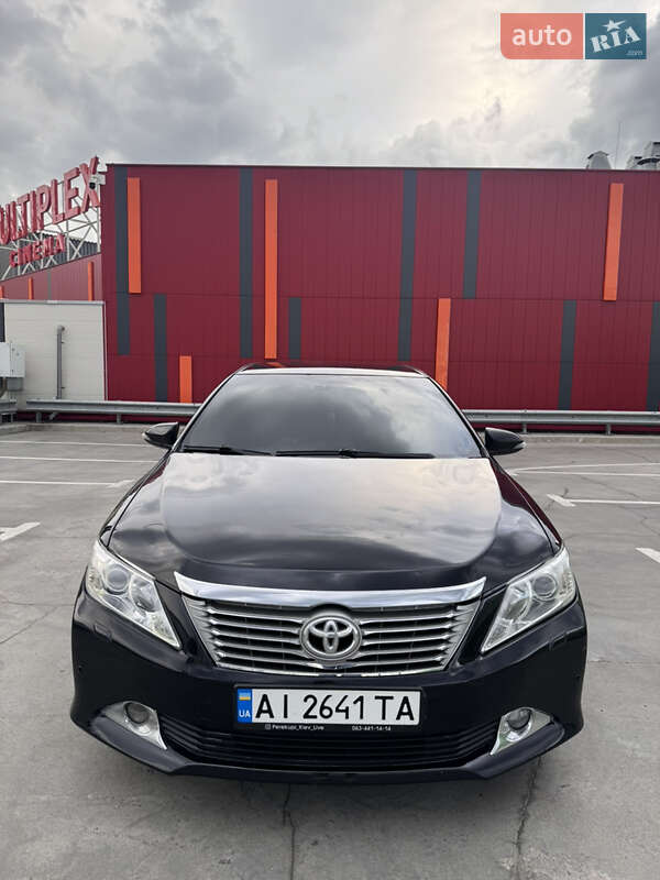 Седан Toyota Camry 2011 в Киеве
