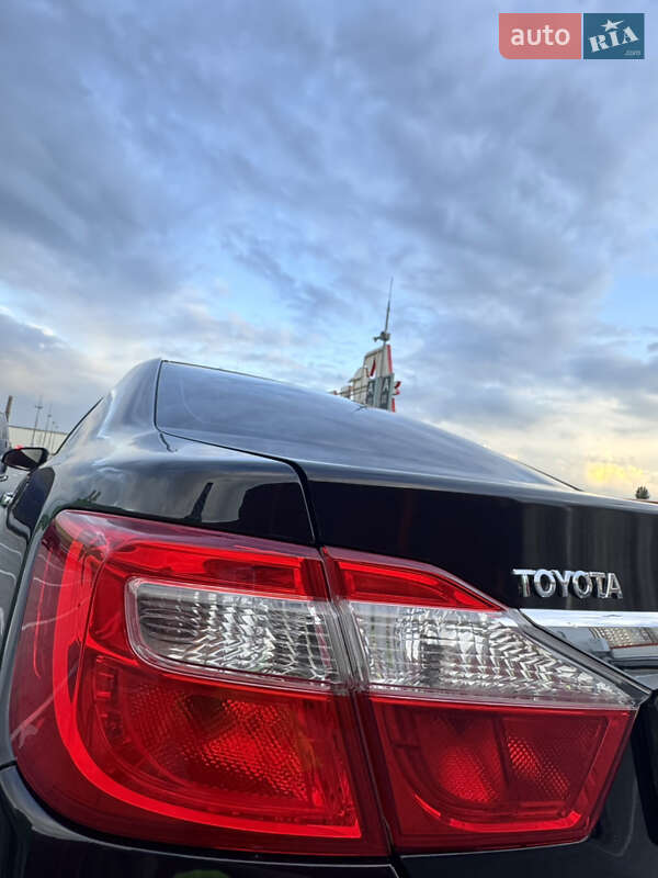 Седан Toyota Camry 2011 в Киеве
