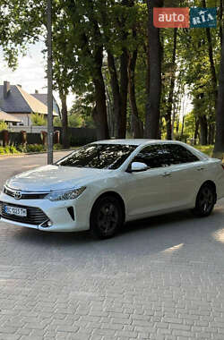 Седан Toyota Camry 2014 в Львове