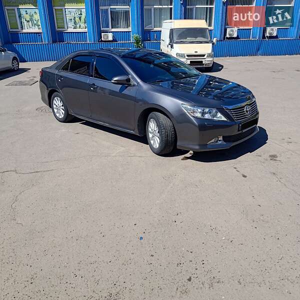 Седан Toyota Camry 2014 в 