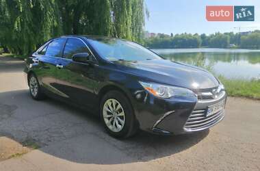 Седан Toyota Camry 2016 в Ровно