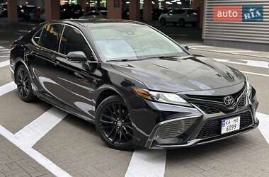 Седан Toyota Camry 2021 в 