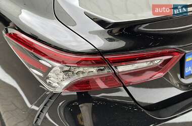 Седан Toyota Camry 2021 в 