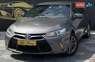 Седан Toyota Camry 2016 в Києві