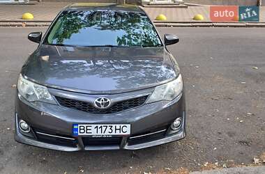 Седан Toyota Camry 2014 в Миколаєві