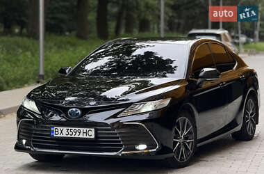 Седан Toyota Camry 2021 в Виннице