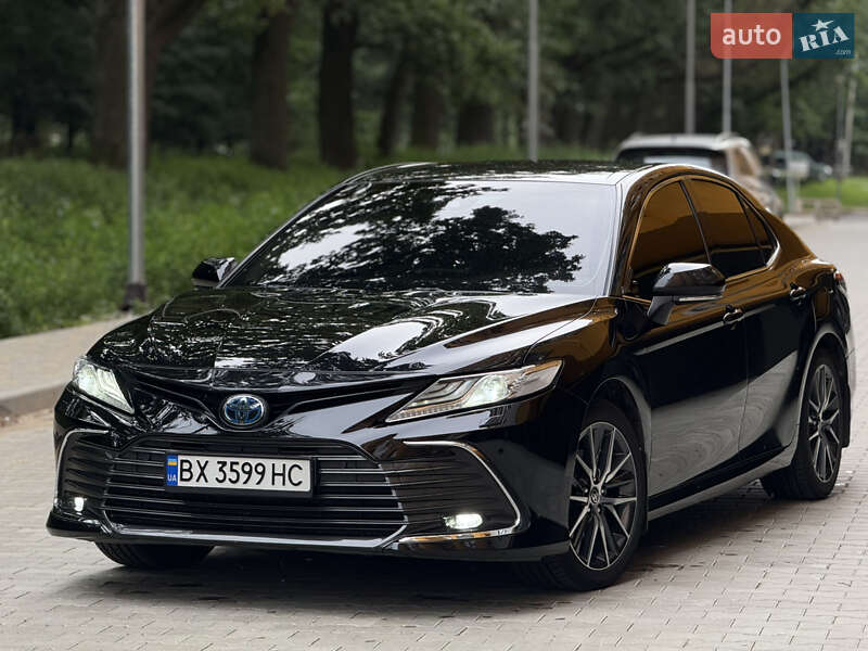 Toyota Camry 2021