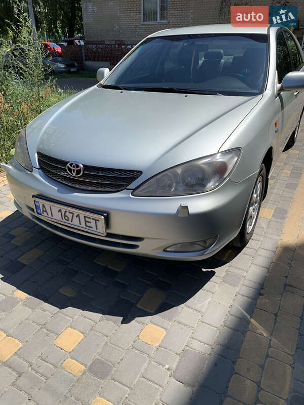 Седан Toyota Camry 2003 в Киеве
