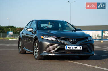 Седан Toyota Camry 2017 в Одессе