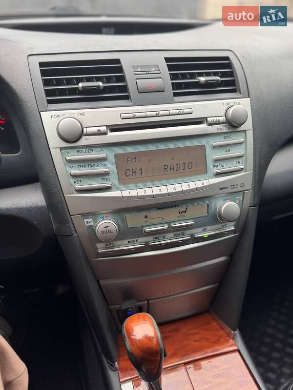 Седан Toyota Camry 2007 в Виннице