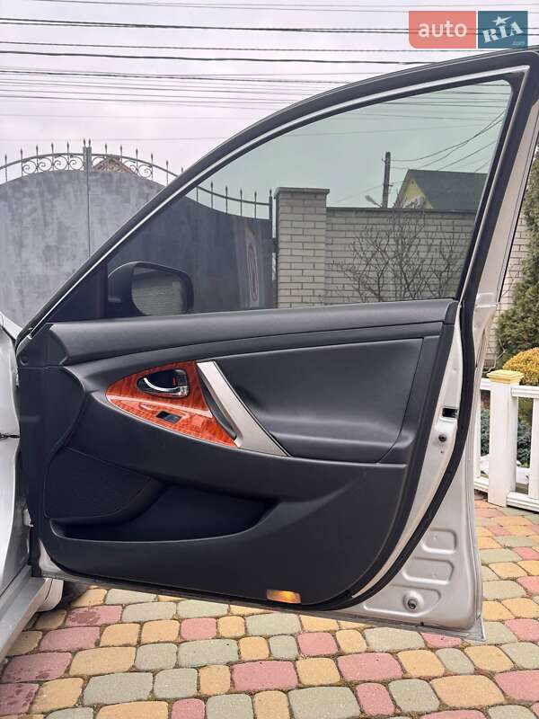 Седан Toyota Camry 2007 в Виннице