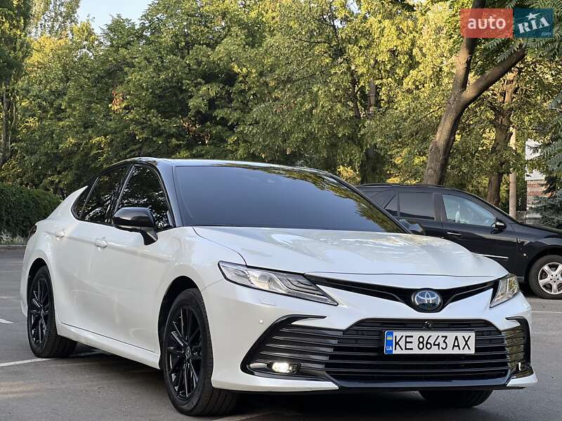 Toyota Camry 2021