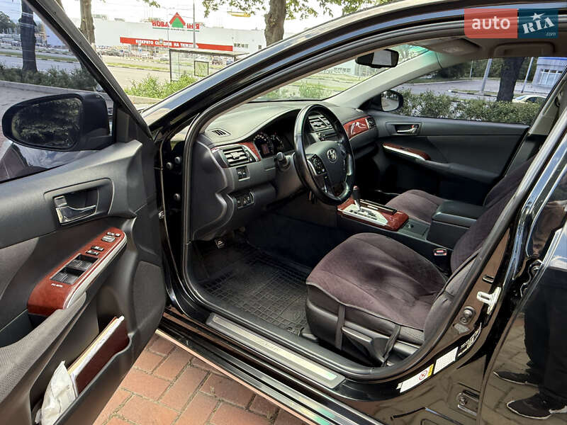 Седан Toyota Camry 2014 в Харькове