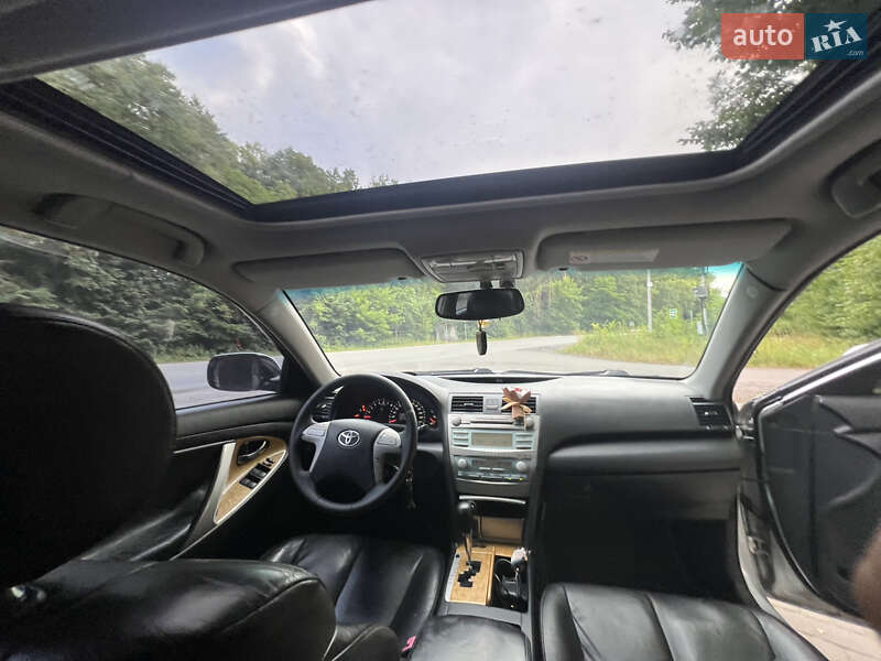 Седан Toyota Camry 2006 в Виннице