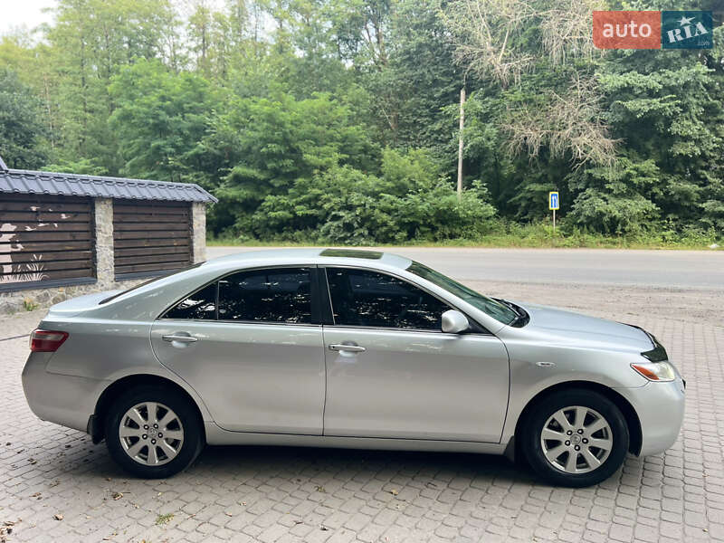 Седан Toyota Camry 2006 в Виннице