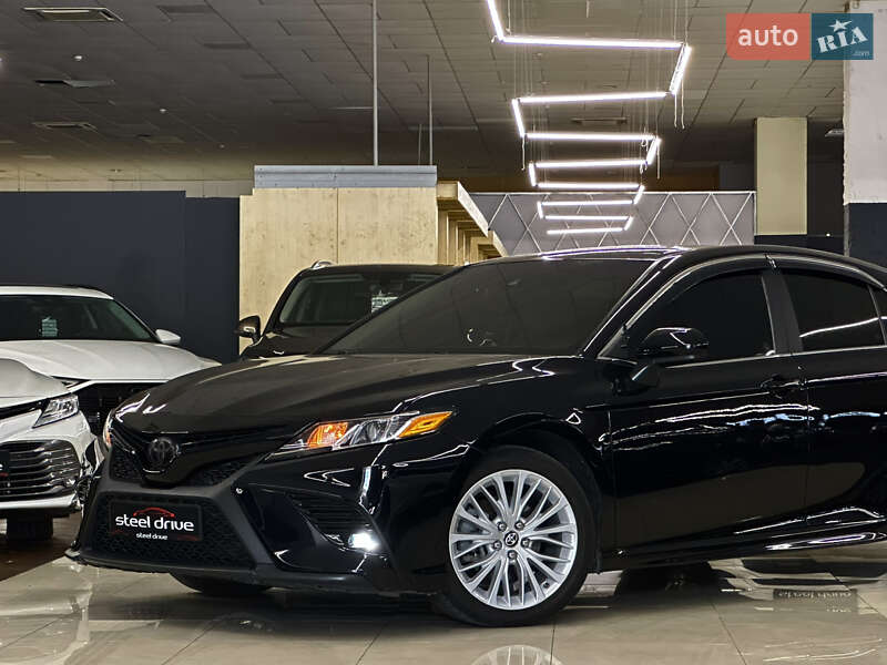 Седан Toyota Camry 2019 в Миколаєві