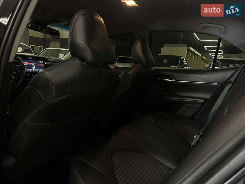 Седан Toyota Camry 2019 в Миколаєві