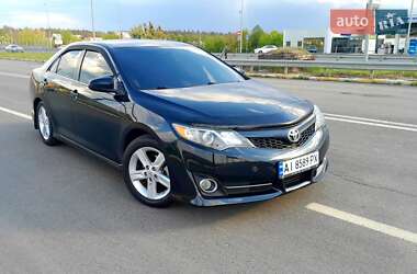 Седан Toyota Camry 2014 в Киеве