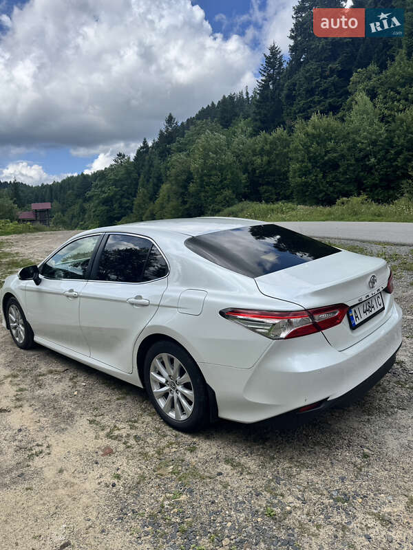 Седан Toyota Camry 2019 в Обухове