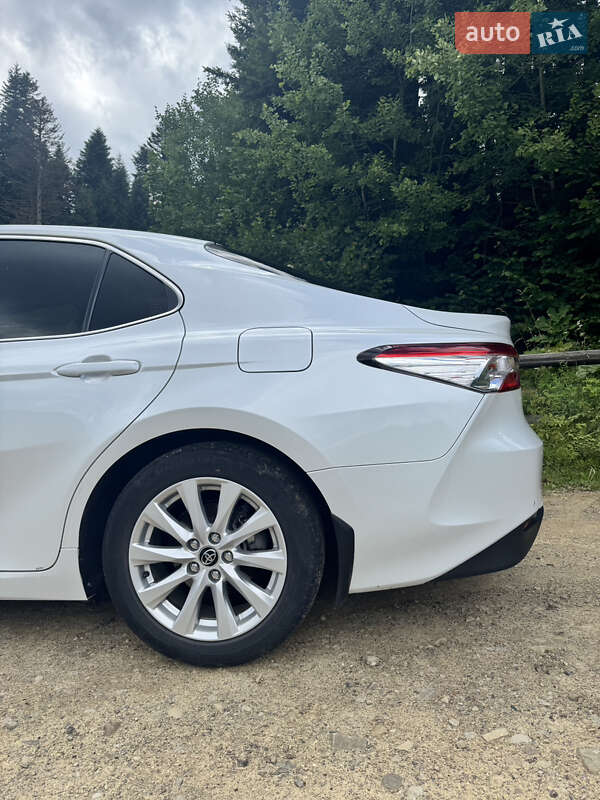 Седан Toyota Camry 2019 в Обухове