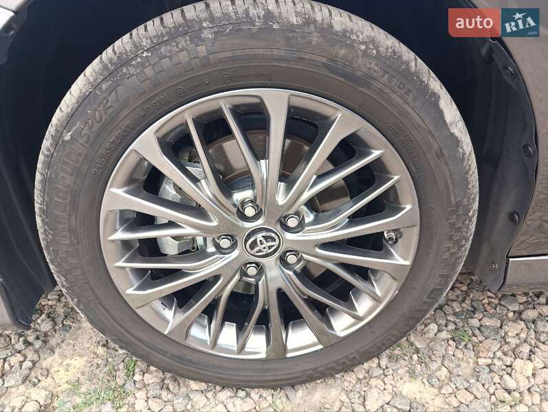 Седан Toyota Camry 2019 в Одессе