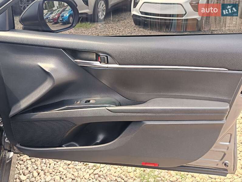 Седан Toyota Camry 2019 в Одессе