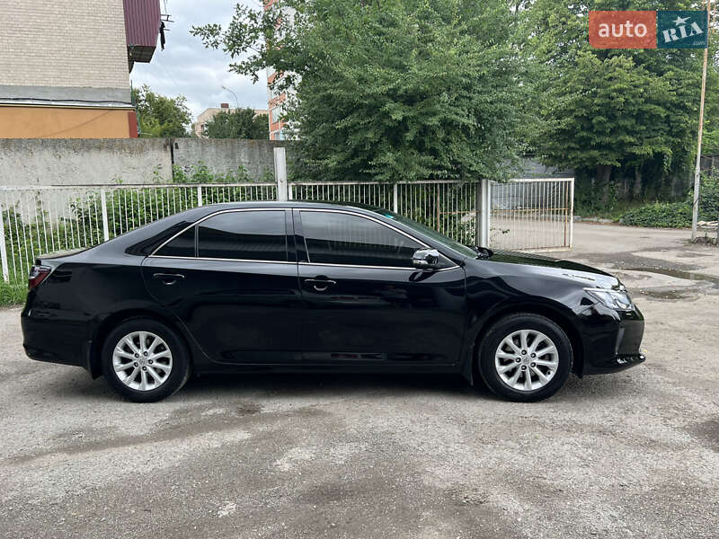 Седан Toyota Camry 2017 в Тернополі