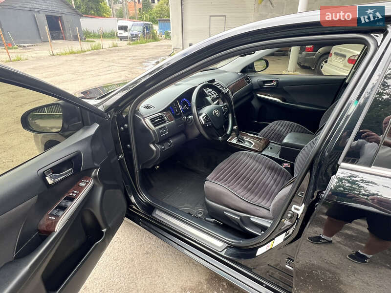 Седан Toyota Camry 2017 в Тернополі