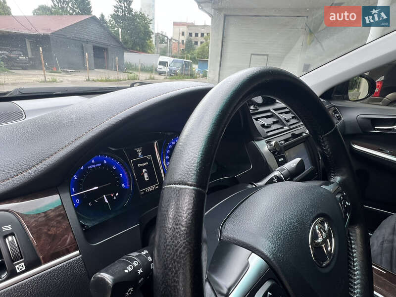 Седан Toyota Camry 2017 в Тернополі