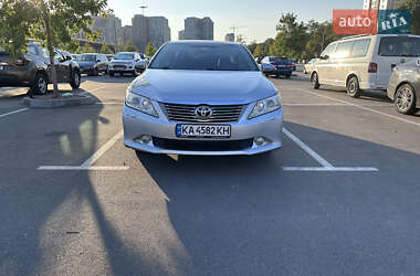 Седан Toyota Camry 2012 в Києві