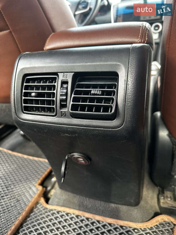 Седан Toyota Camry 2015 в Львове