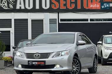 Седан Toyota Camry 2011 в Харкові