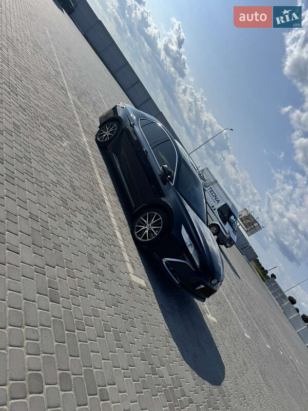 Седан Toyota Camry 2021 в Києві