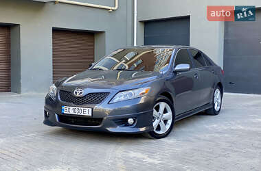 Седан Toyota Camry 2010 в Хмельницькому