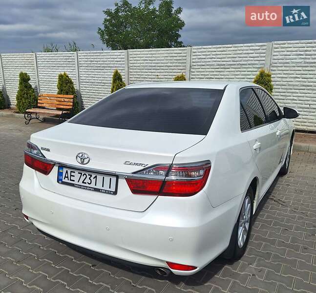 Седан Toyota Camry 2015 в Дніпрі