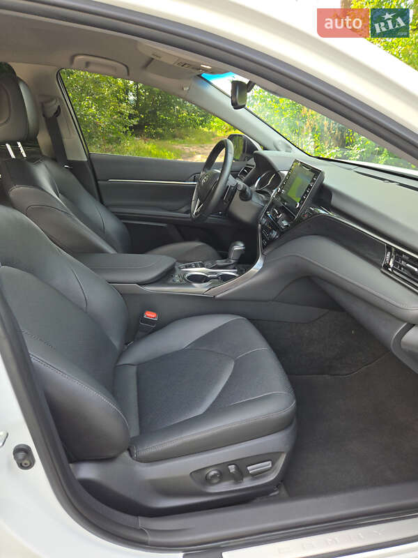 Седан Toyota Camry 2021 в Снятині