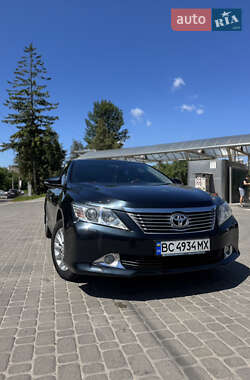 Седан Toyota Camry 2013 в Львові