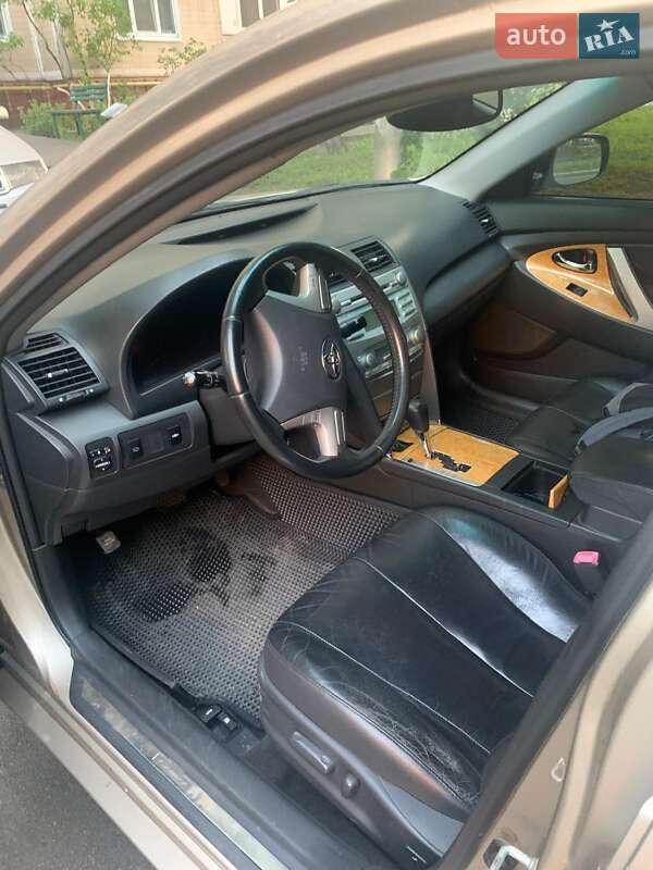 Седан Toyota Camry 2007 в Києві