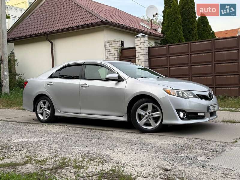 Toyota Camry 2014