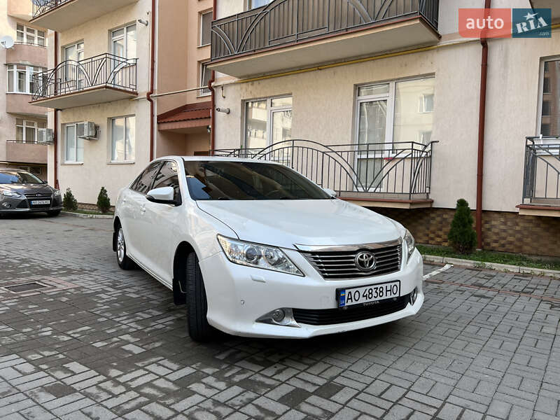 Седан Toyota Camry 2012 в Ужгороді фото 2 Седан Toyota Camry 2012 в Ужгороді
