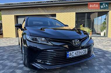 Седан Toyota Camry 2020 в Луцке