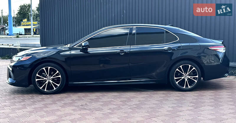 Седан Toyota Camry 2019 в Одесі